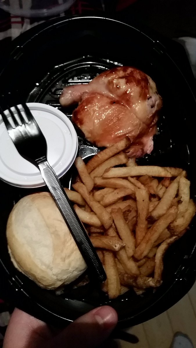 MrPaulMarin's tweet photo. @SwissChaletCA What kind of sad excuse is that for a quarter chicken dinner. Delivery standards drastically worst than in-restaurant. https://t.co/UK1cmp8Y8d