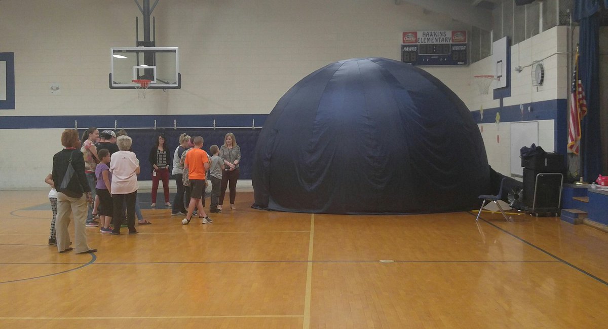 HISDTweets's tweet photo. HES parents and students enjoying​ the mobile planetarium tonight in the gym. https://t.co/3G8UNOQd9I