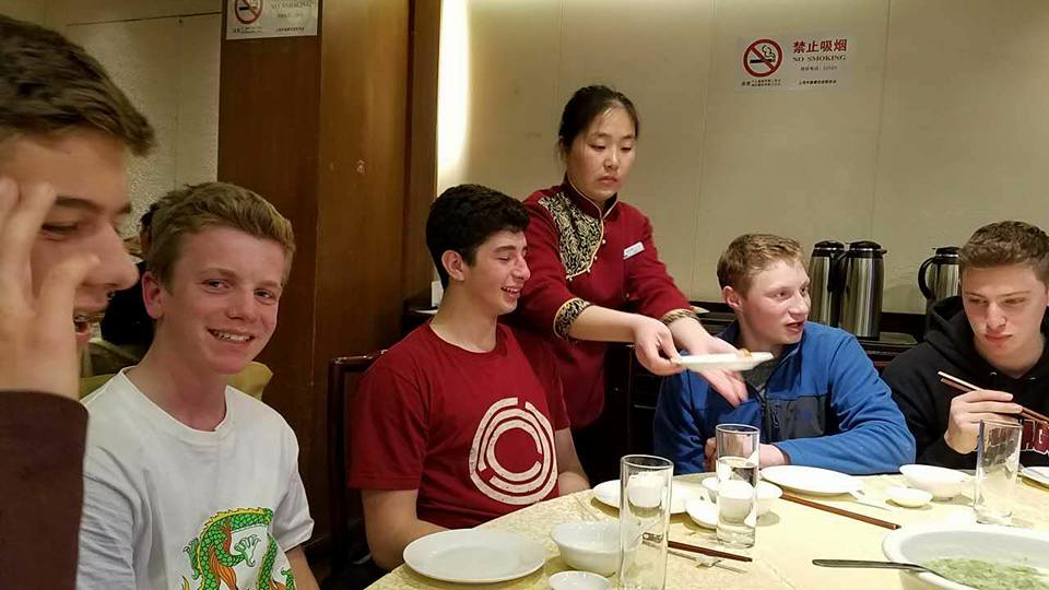 NOBLESCHINATRIP's tweet photo. Dinner at the famous Lu Bo Lang restaurant! https://t.co/DFqX7WHh78