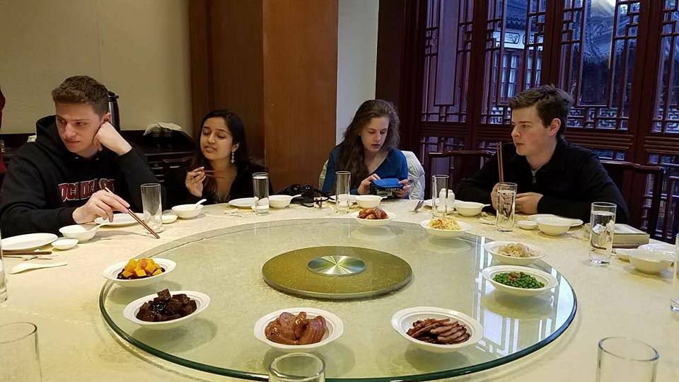 NOBLESCHINATRIP's tweet photo. Dinner at the famous Lu Bo Lang restaurant! https://t.co/aXb5qBlpUw