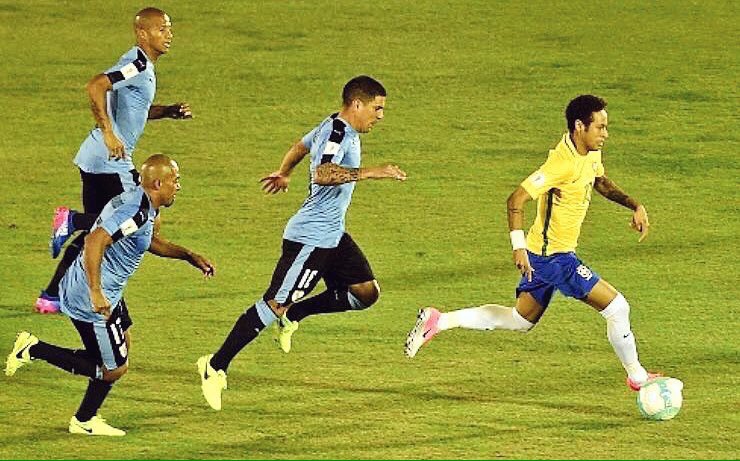 DetrasDel_Balon's tweet photo. Le faltan 27 goles para rebasar a Pelé como máximo goleador de Brasil 🇧🇷. Neymar destrozará el récord del Rey. https://t.co/s8uFwUWvIz