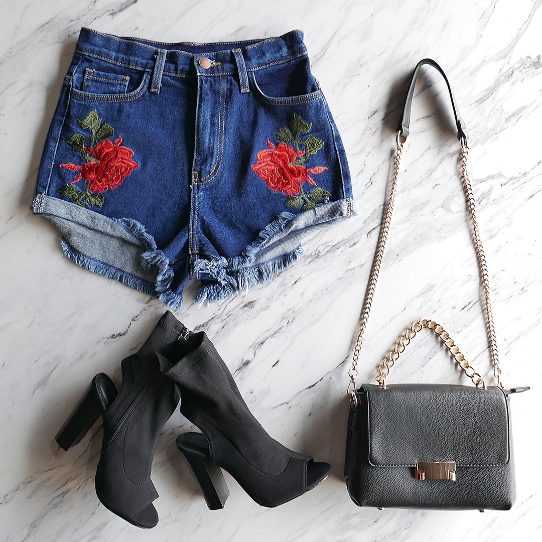 flynessapp's tweet image. Roses are red / Jeans are blue / These shorts were obviously / Made for you! bit.ly/2o4CemP