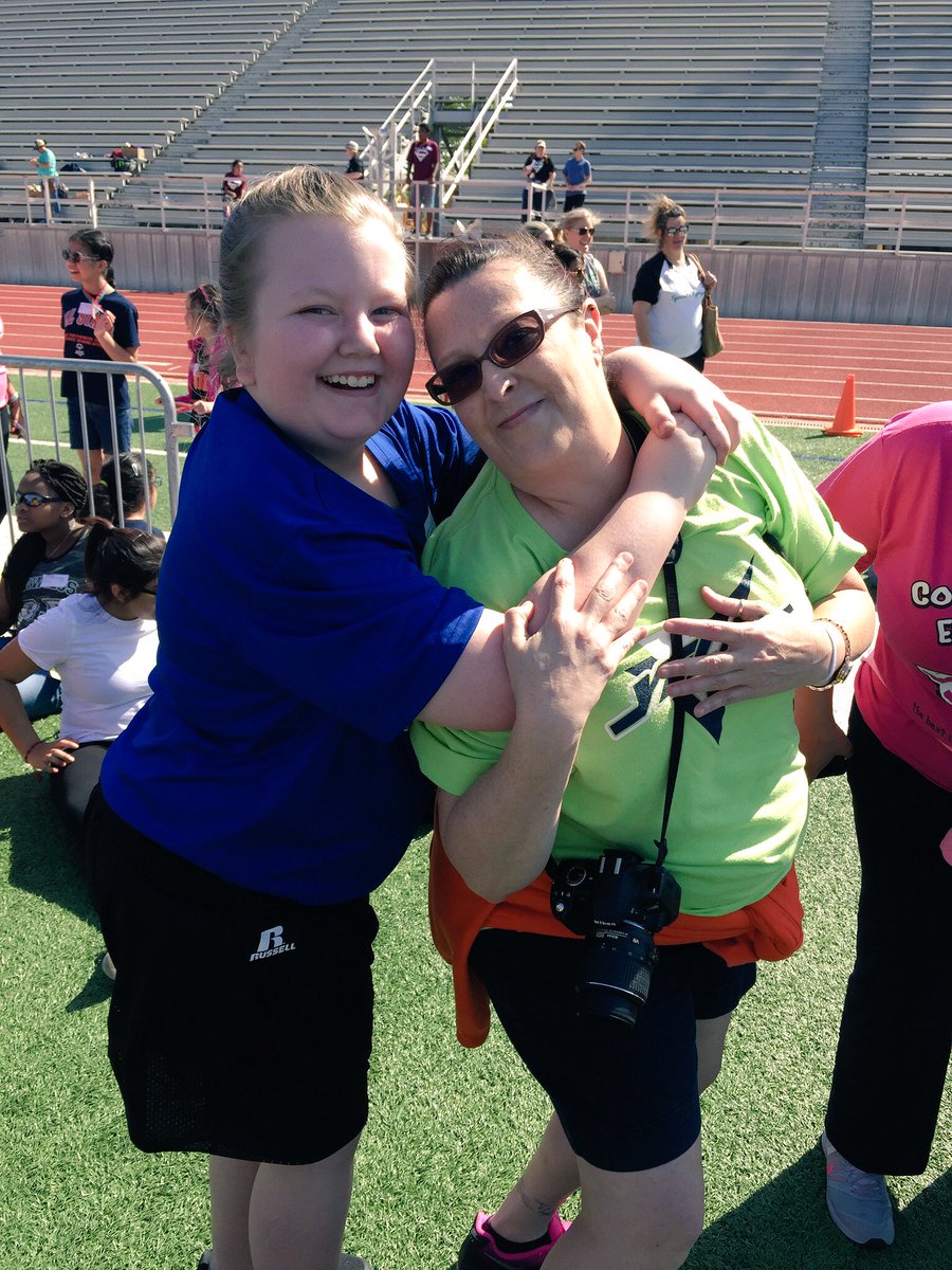 reynolds_tinam's tweet photo. Thanks @SOTexas for the wonderful day with all these kids!! #irvingstars #lamarmiddleschool https://t.co/BKVxusQoTe