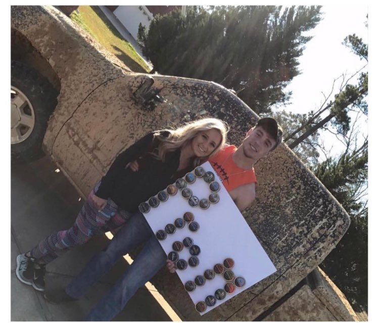 DSCStoried's tweet photo. This Boyceville promposal 😍❤️ https://t.co/aycEej31fN