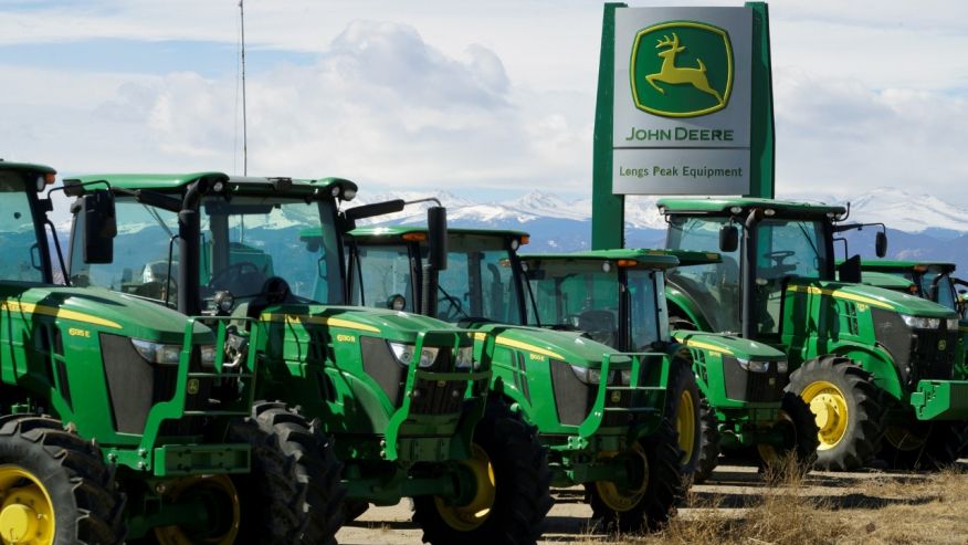 Tractor Hack: Farmers are harnessing hacked software for John Deere repairs  fxn.ws/2nVs9JI via <a href="/FoxNewsTech/">Fox News SciTech</a>