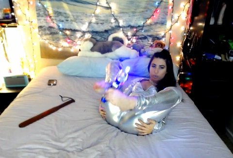 B2Feet's tweet photo. can little #barefoot @SexySerenaB fire a ray gun using her feet? check her @MyFreeCams #cosplay show &amp; find out! #footfetish👣 #spaceSlut🚀 https://t.co/I5Xuj98Ay5