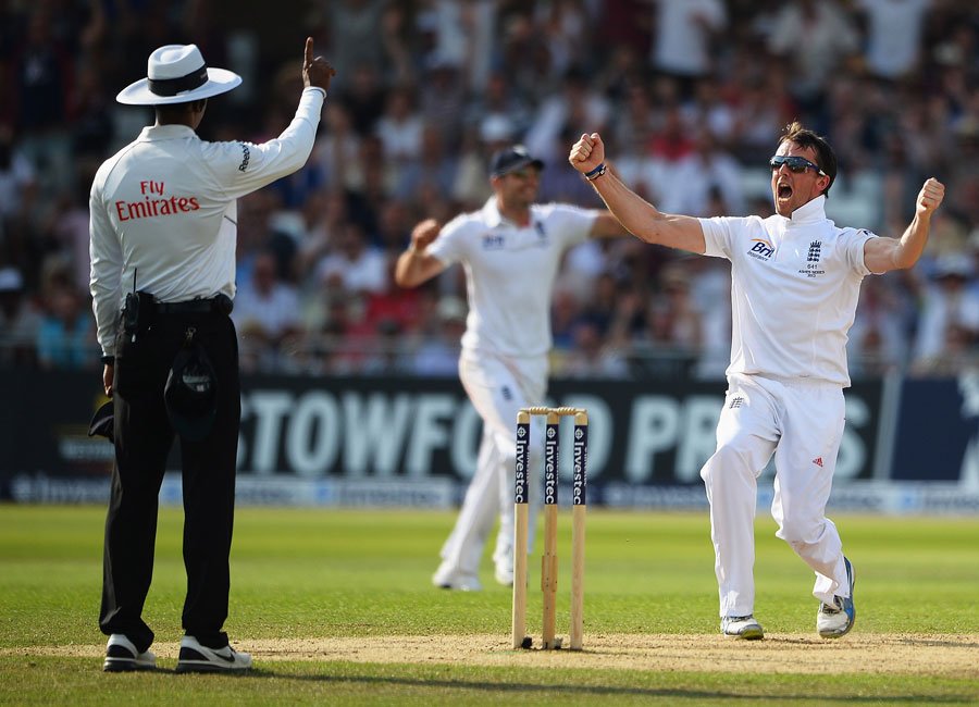  Happy birthday to Graeme Swann, one of England\s finest spinners!

 