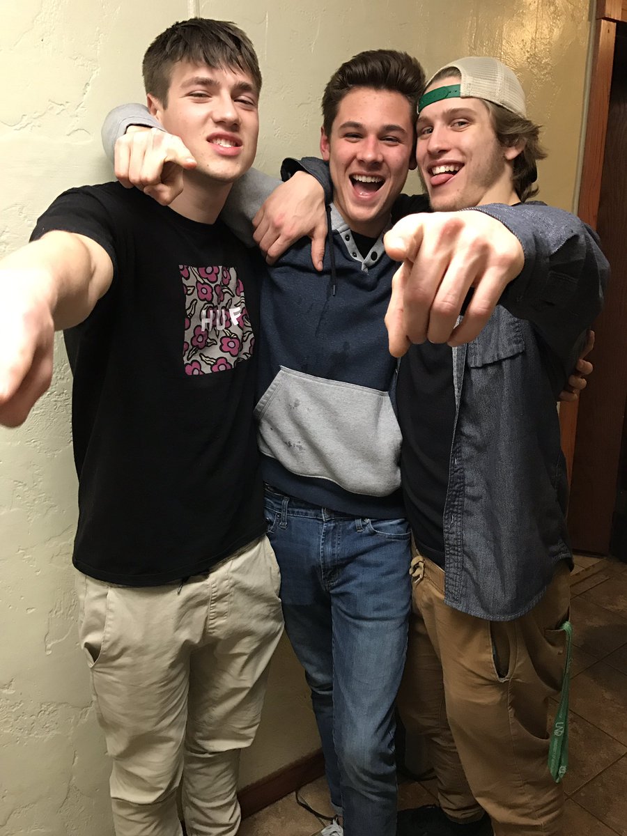 GlobenskyMax's tweet photo. Happy birthday to an OG much love @GeorgeBertels ✊🏼🎁🎉🎉 https://t.co/VVrQ8447Ly