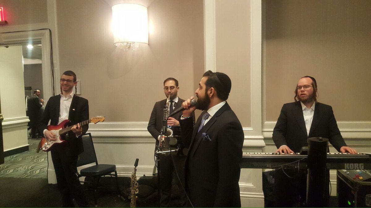 Beautiful wedding tonight with the powerful @_YoniZ lead music by #ShimmyMarkowitz with <a href="/AvromiBasch/">Avromi Basch</a> on saxophone &amp; <a href="/MoishyGuitar/">Moishy Schwartz</a> on guitar