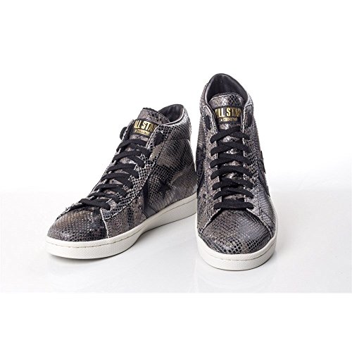 WCClothingCo's tweet photo. Snake Skin Converse Chuck Taylors $179 @AmazonFashion https://t.co/9x4hFrxv8W https://t.co/XJYfbVYaao