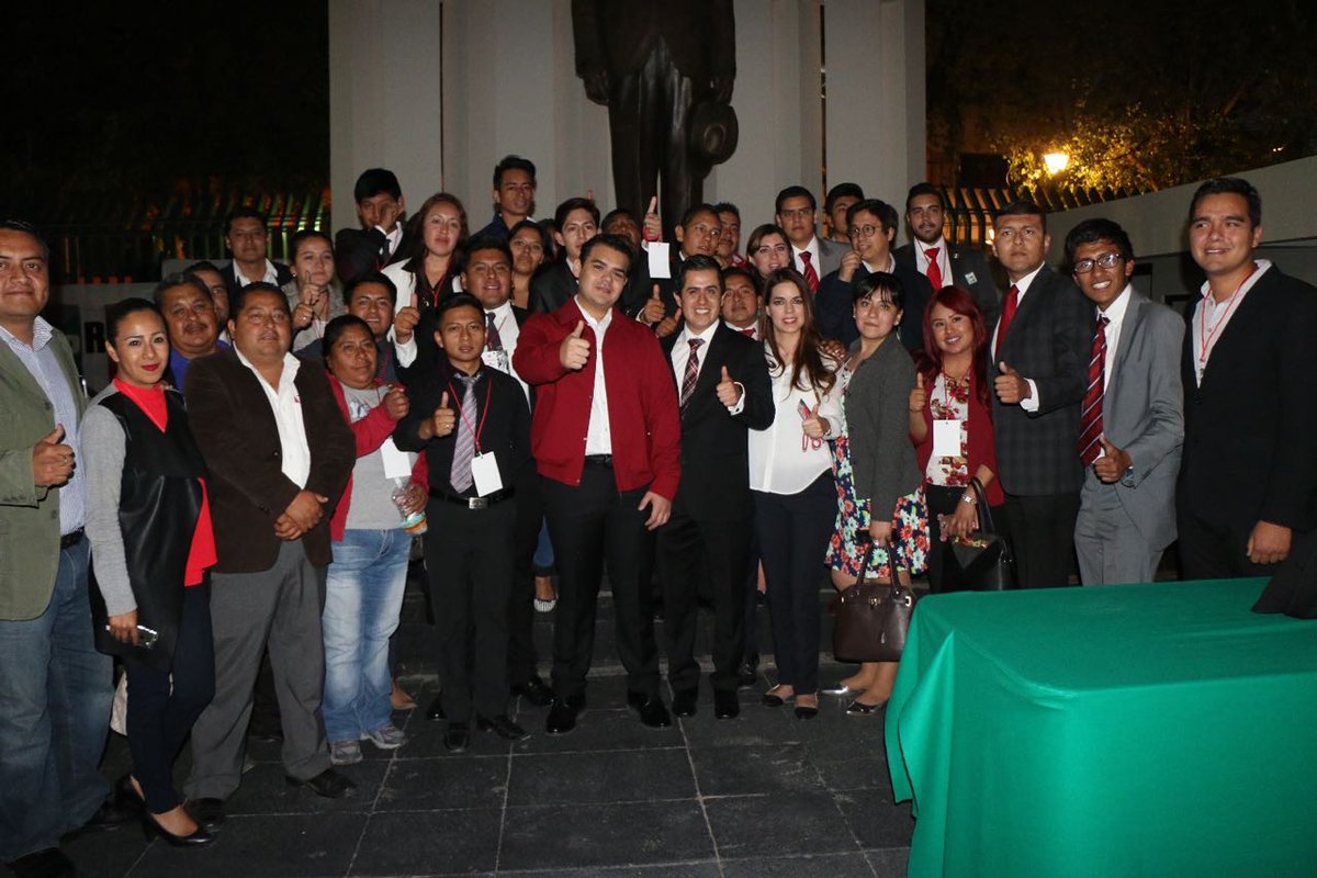 PabloAnguloB's tweet photo. Conmemoramos el 23 Aniversario Luctuoso de Luis Donaldo Colosio, uno de los más grandes políticos que hemos tenido en México. #ColosioVive https://t.co/eYgyeKvLvZ