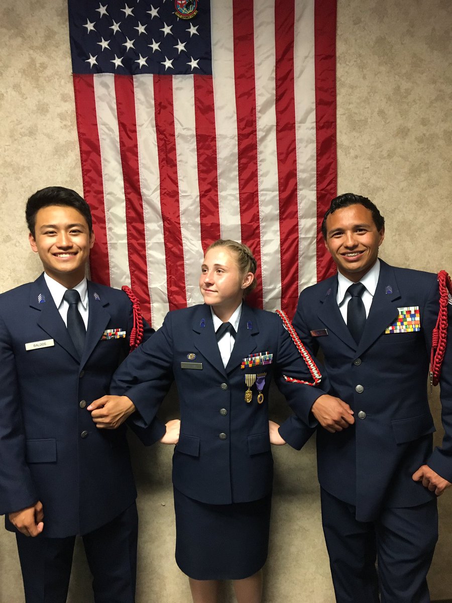 GOHS_JROTC's tweet photo. Delta's Flight Commanders and their mom https://t.co/WXgDzH3HFH