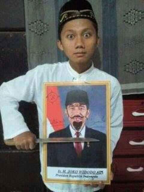 yusuf_dumdum's tweet photo. Ini anak siapa? Masih ingusan kok sudah radikal pemikirannya. Doktrin FPI smakin membahayakan generasi bangsa. RETWEET ini jika Anda peduli! https://t.co/Ggfmwcb1h4