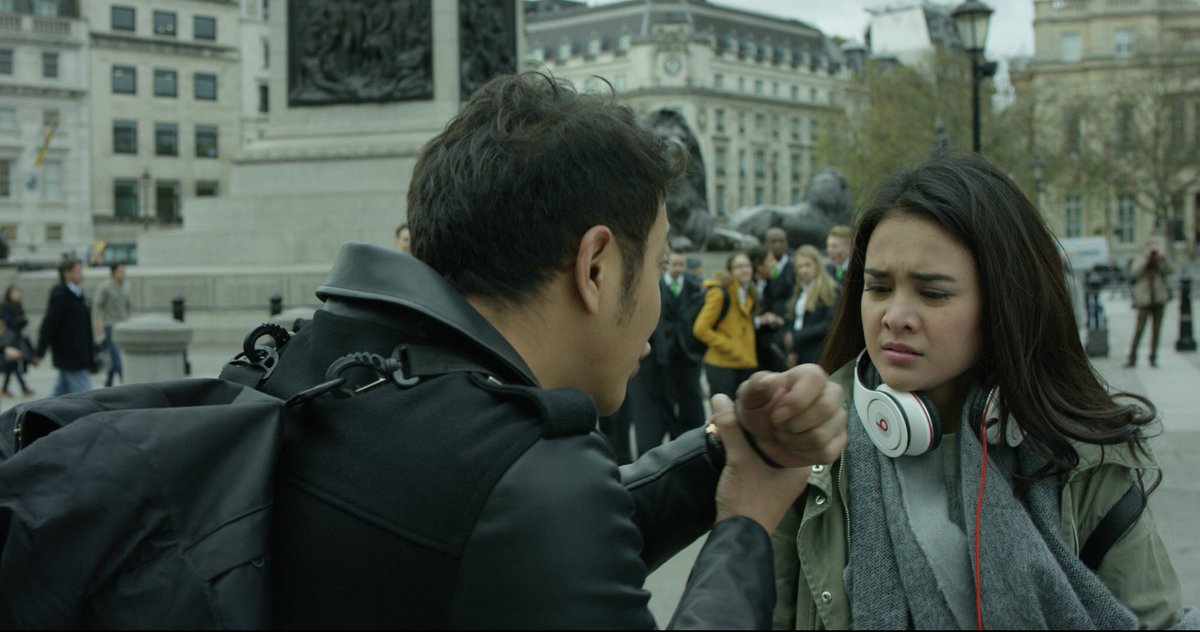 Masalah apalagi ya yg akan dilewati Dave &amp; Caramel di #LondonLoveStory2 Yg penasaran lsg aja nonton ke Bioskop. Msh tayang lhoo Loly's
