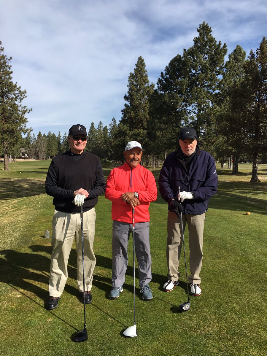 The first group of 2017! #openingday #golfseason