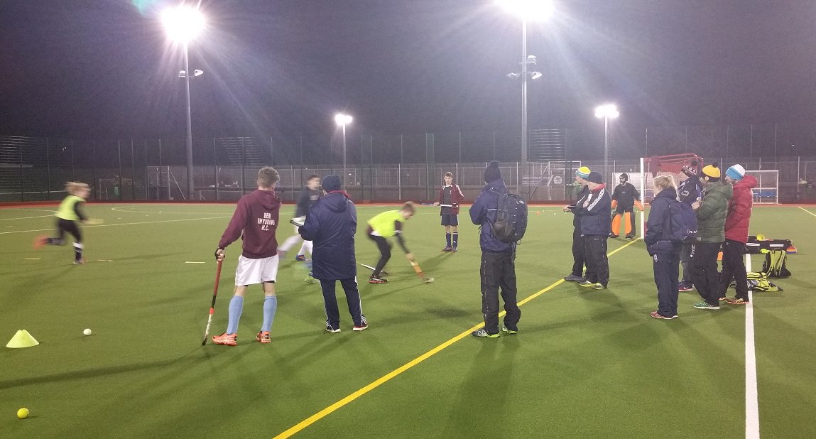 cappercoaching's tweet photo. @CoachAndInspire ACP defensive principles workshop last night in Leeds. Lots of Golden Thread in action. Thanks to demy & Scott #denyspace🏑 https://t.co/gXwNb0Horq