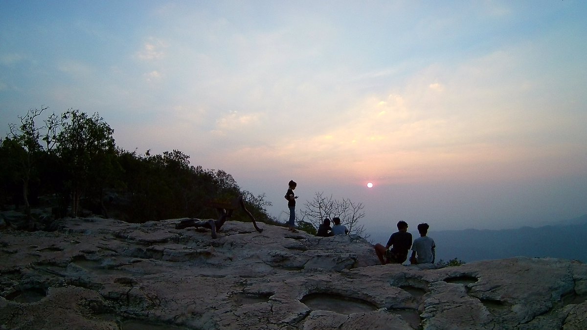 CheckinCYP's tweet photo. Check in ชัยภูมิ Sunset ที่ผาสุดแผ่นดิน อช.แห่งชาติป่าหินงาม ทุ่งดอกกระเจียว พบกันเทศกาลท่องเที่ยว มิ.ย.-ก.ย.ของทุกปี https://t.co/0pUkVvjLon