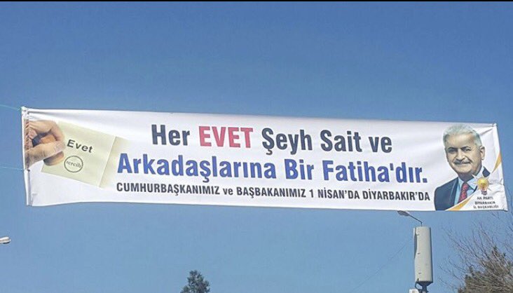 Zortingcom's tweet photo. Şov yapmaktan bıkan AKP'liler Diyanetten,"4 Evet namazın yerine geçer" fetvası bekliyor https://t.co/OZvYcQLgMj