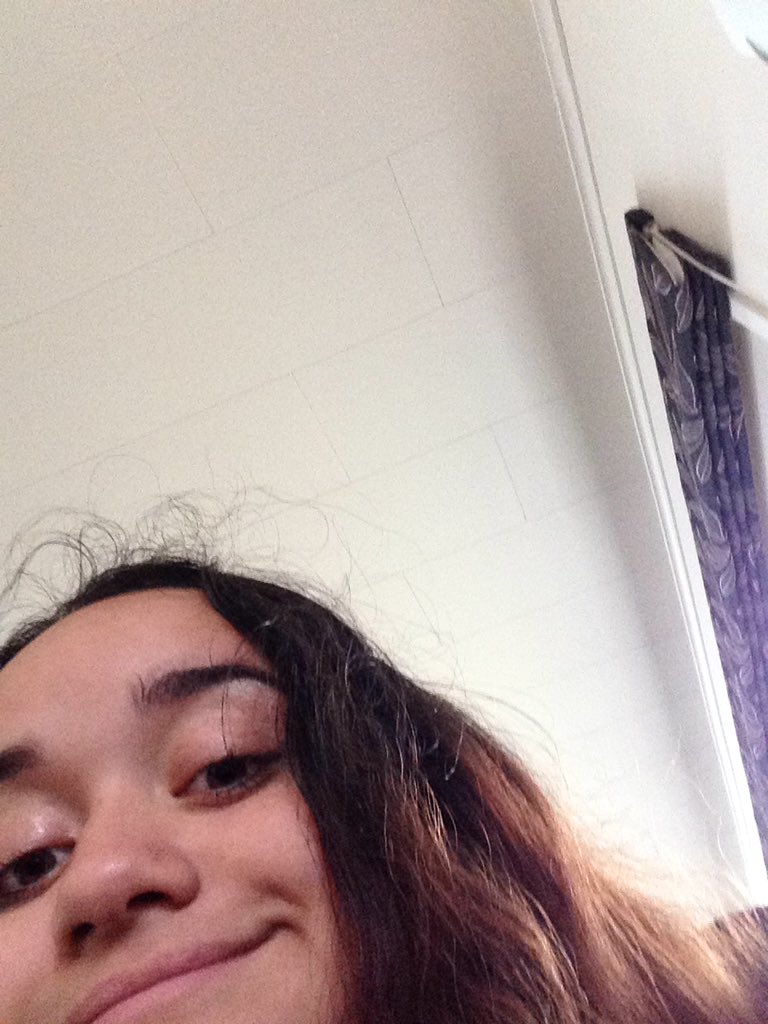 OfficialNZSquad's tweet photo. @YourFavLilGirl well im not complaining https://t.co/itzsjlsADv