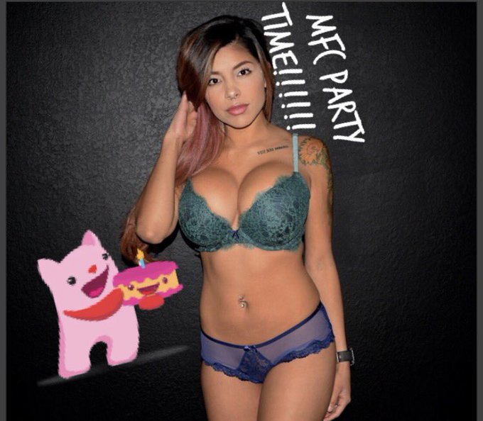 See you guys tomorrow for cake and presents!!!!!!!! 3pm (CST) woot woot https://t.co/C0QUUlx5zT<a href="/tag/onmfc"class="tags"><span>#onmfc</span></a>