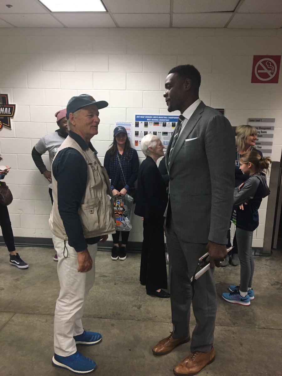 nickbfasulo's tweet photo. Bill Murray and Chris Webber have a moment. https://t.co/sDQ0zA9cik