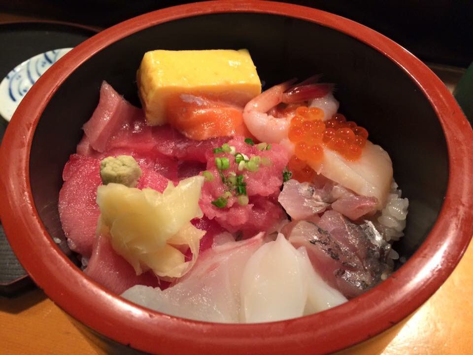 Marinihei1102's tweet photo. 私の梁川寿司レストランは、4月1日からランチタイム営業を再開します。丼ぶり屋になります！
海鮮丼、鉄火丼、梁川丼など新メニューが盛り沢山になります！
ランチもディナーも是非皆様いらっしゃいませ！是非、食べに来て下さい。
お待ちしてまーす！ https://t.co/ROYyGEKBZ1