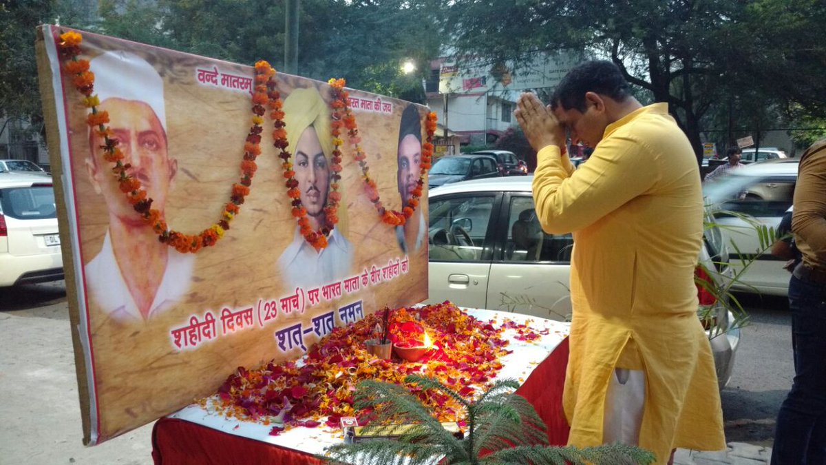 JagmohanBJP's tweet photo. कल शहीदी दिवस के कार्यक्रम में स्थानीय निवासियों के साथ वीर शहीदों को श्रधांजलि दी।
II जय हिन्द II https://t.co/KQxy2c83VK