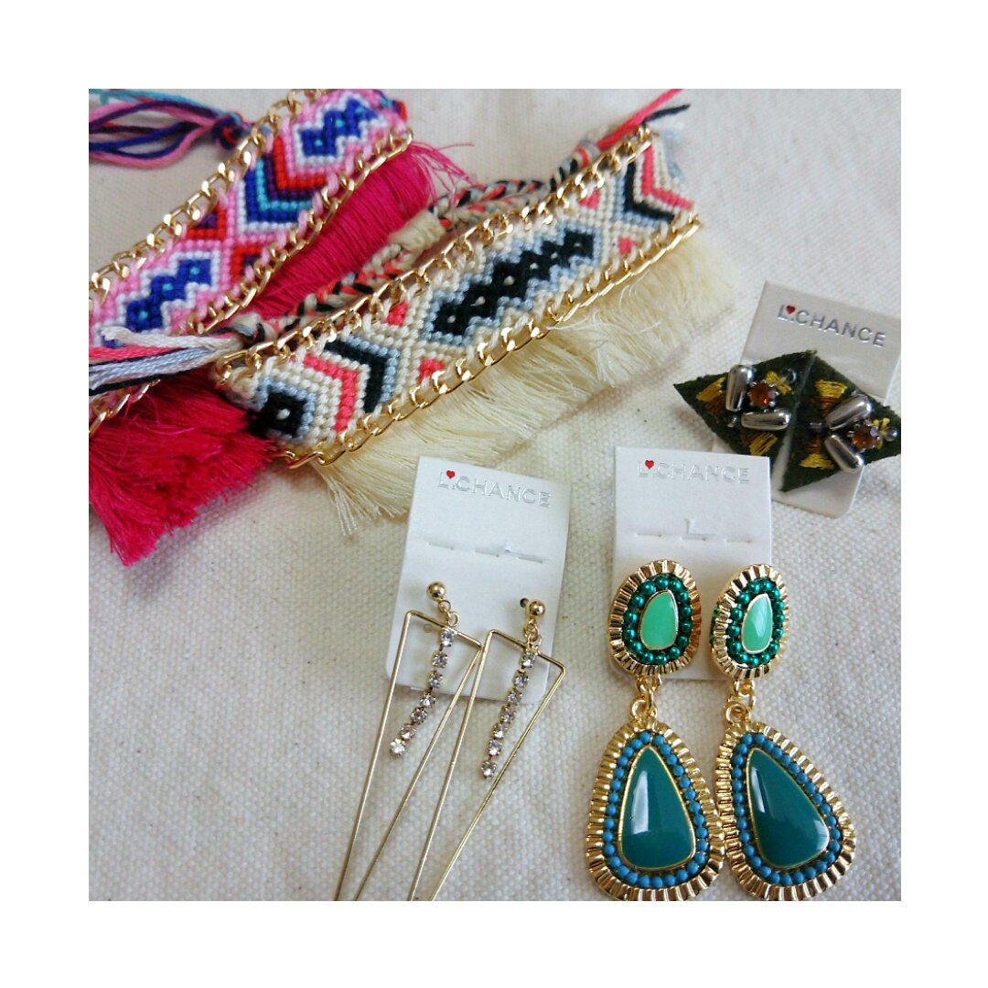 Pipio 1110 ドン キホーテにlchanceのアクセサリーが108円で売られてた 激安 V L Chanceがなくなっちゃったみたいでドンキに商品が流れてるっぽい ドン キホーテ ドンキ 激安 アクセサリー エルチャンス Lchance 倒産 T Co