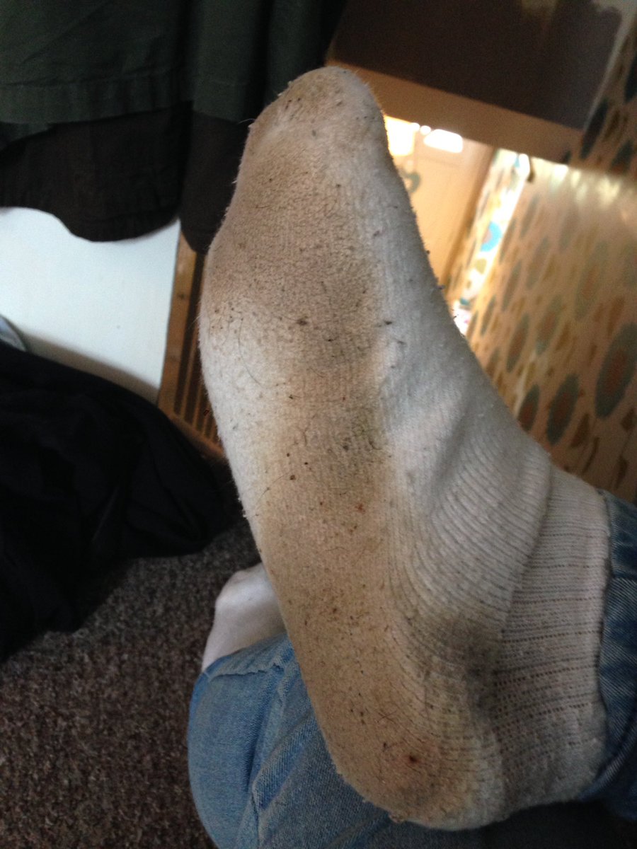 missdevine100's tweet photo. You could only wish to own and clean these @RTPromo_2 @RTslave @underdeskloser #goddess #dirtysocks #findom #slaves #lickclean https://t.co/dpTIBehJRk