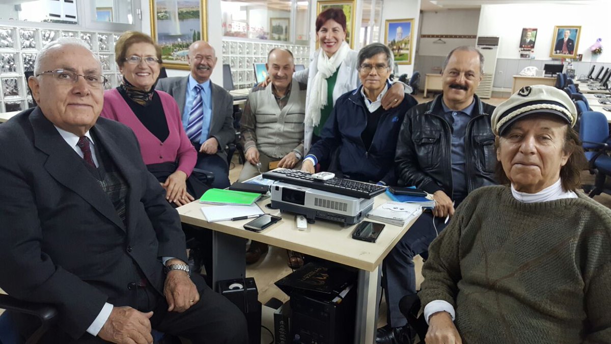 3 Nisanda öğrenci arkadaşları derslere bekliyoruz.