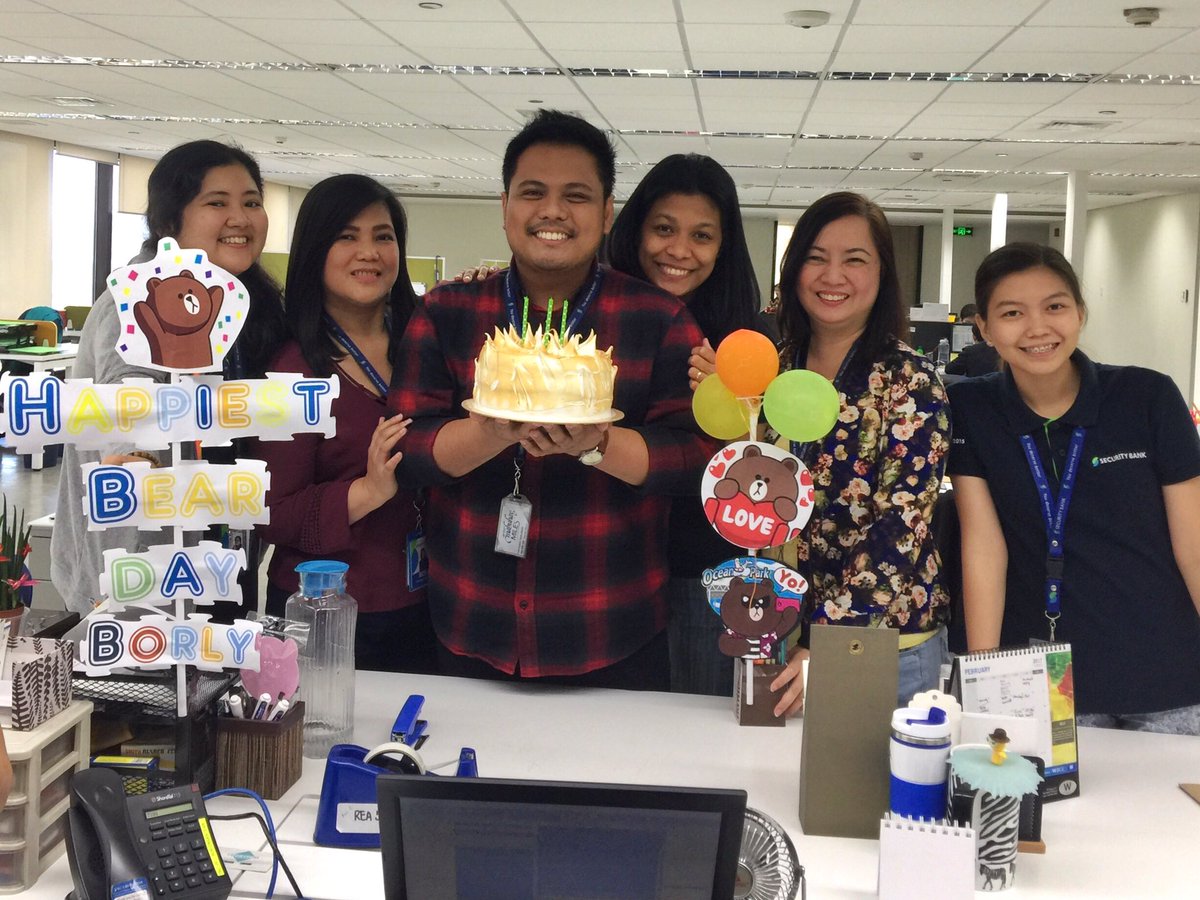jetsetterbanker's tweet photo. My office nanays surprised me... and got me my fave #ChocolateCampfire 😭 https://t.co/3DW95PKeff