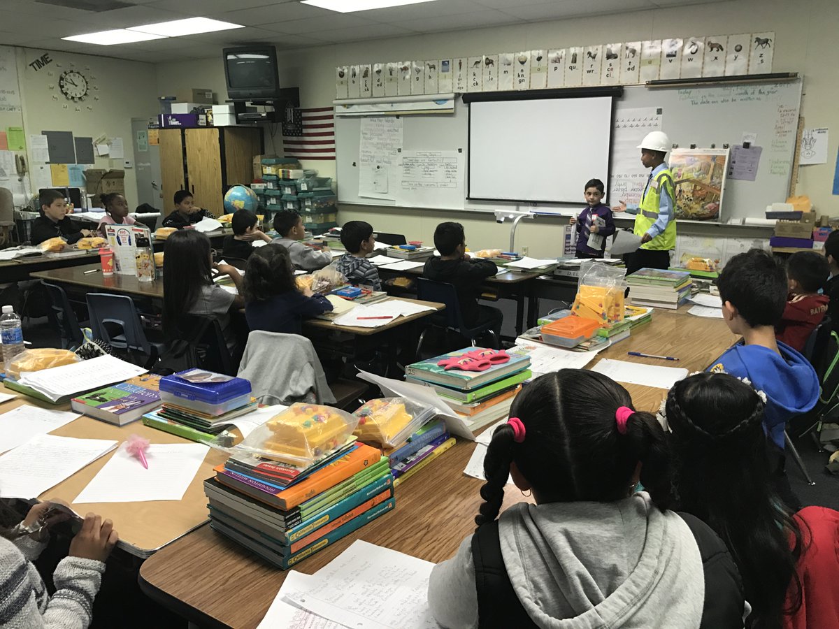Principal Juan Arretche &amp; Asst.Principal Melvin Jones celebrate <a href="/AlcottPUSD/">Alcott Elementary</a>'s scholars for leading their school's CareerDay! <a href="/PomonaUnified/">Pomona Unified School District</a>