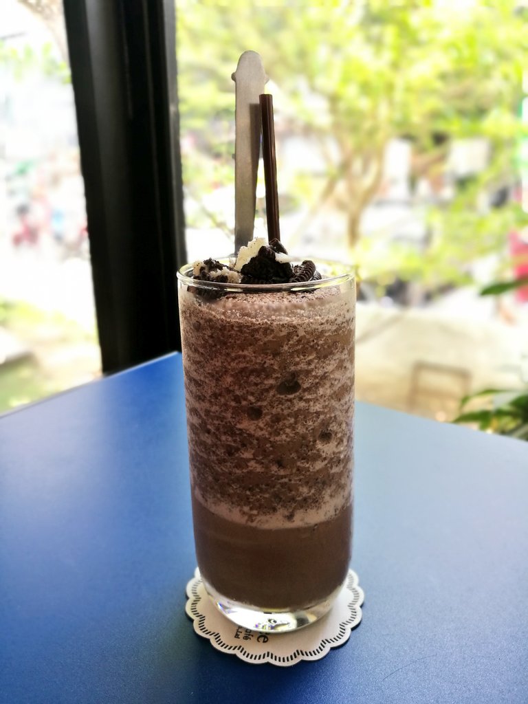 SJ098123's tweet photo. ร้านมีความเงียบสงบ มีโซนห้องสมุดสำหรับคนรักการอ่าน 👍👍👍
#Librarycoffee @japaikin @Chillpainai @thintomorrowTH @foodyoucaneatfc @wongnai https://t.co/NfZWRVUY3g