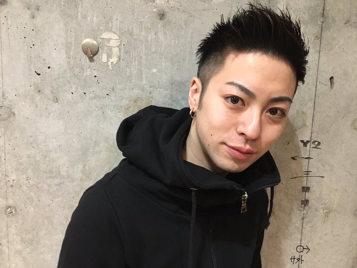 U Realm 小山圭介 A Twitter 安川純平くんnewヘア バックと U Realm 小山圭介 A Twitter 安川純平くんnewヘア バックと