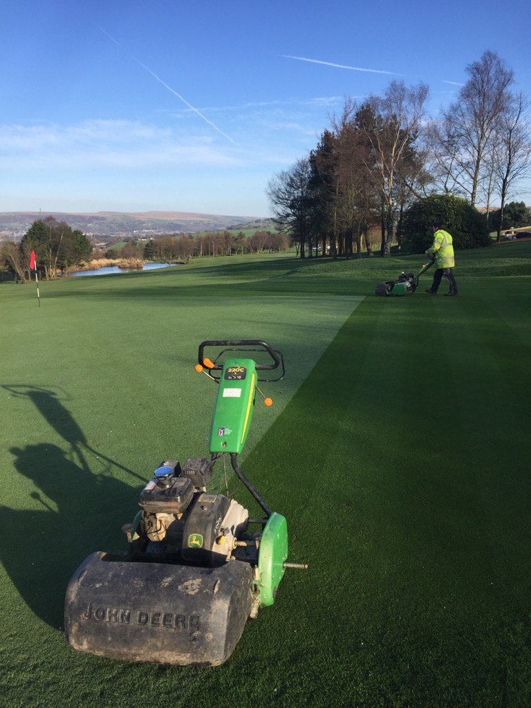 walmersleygc's tweet photo. Nice morning stroll behind these today #johndeere #220C #steps #10000steps #fitbit #doublecut #greens #golf https://t.co/kHRJoCQ2td