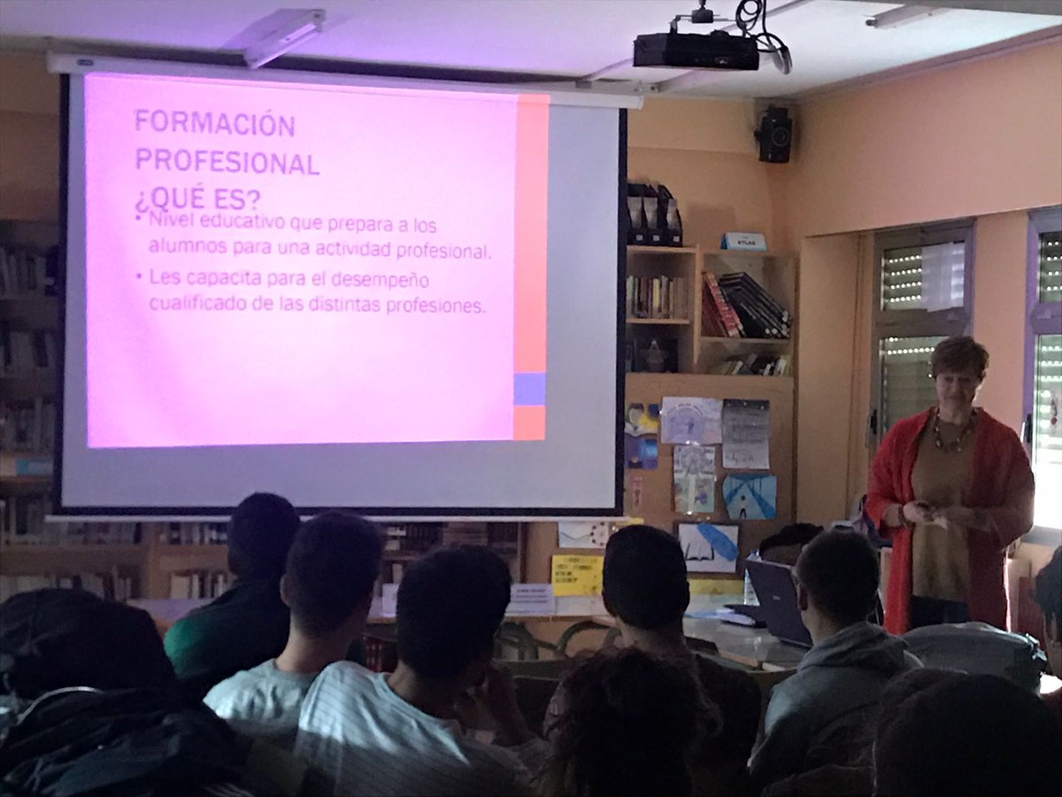 getafejoven's tweet image. #JornadasOrientaciónUniversitaria en el IES #Altari #AsesoríaDeEstudios  @GetafeJoven @aytogetafe buff.ly/2njWraR