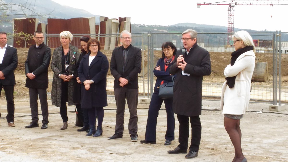 XDullin's tweet photo. @Chamberymetro le numérique se concrétise ! Pose de la 1ère pierre du DATA CENTER SHD à @SavoieTechnolac https://t.co/nCMgp7WQrx