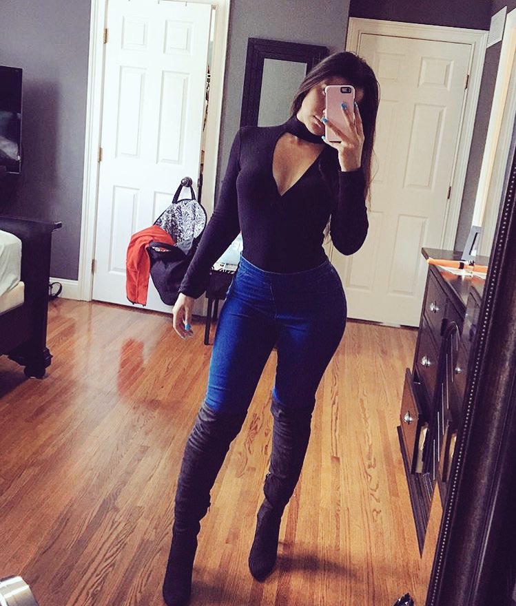 ColdAssAri's tweet image. 19 never looked so good 😊