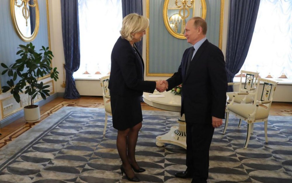 rglucks1's tweet photo. Vladimir Poutine reçoit son ambassadrice en France pour faire le point sur les élections et le financement de la campagne. https://t.co/3qGP9OEVRA