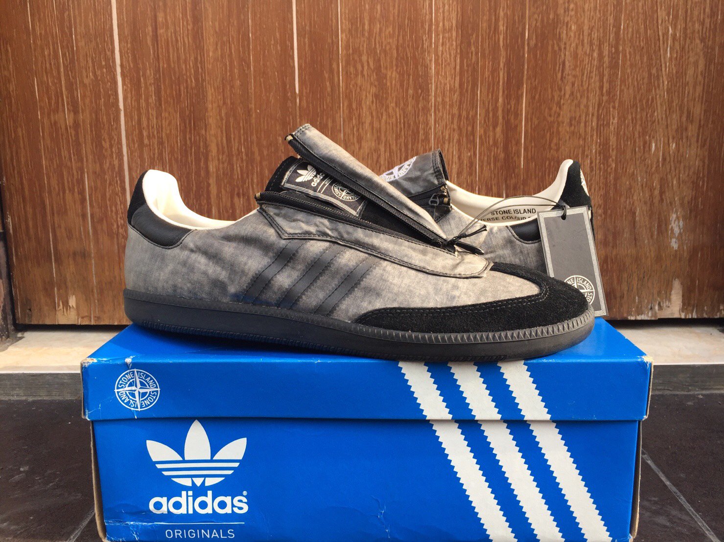 The Originalist on X: adidas Samba x Stone Island (G18299) BNIB with few  defects 45 1/3 46 Rp. 3.250.000 @FS_80cs @bewok_sneakers @ORGNVANSHOES  @bustonINC_ID https://t.co/zKq98RH99t / X