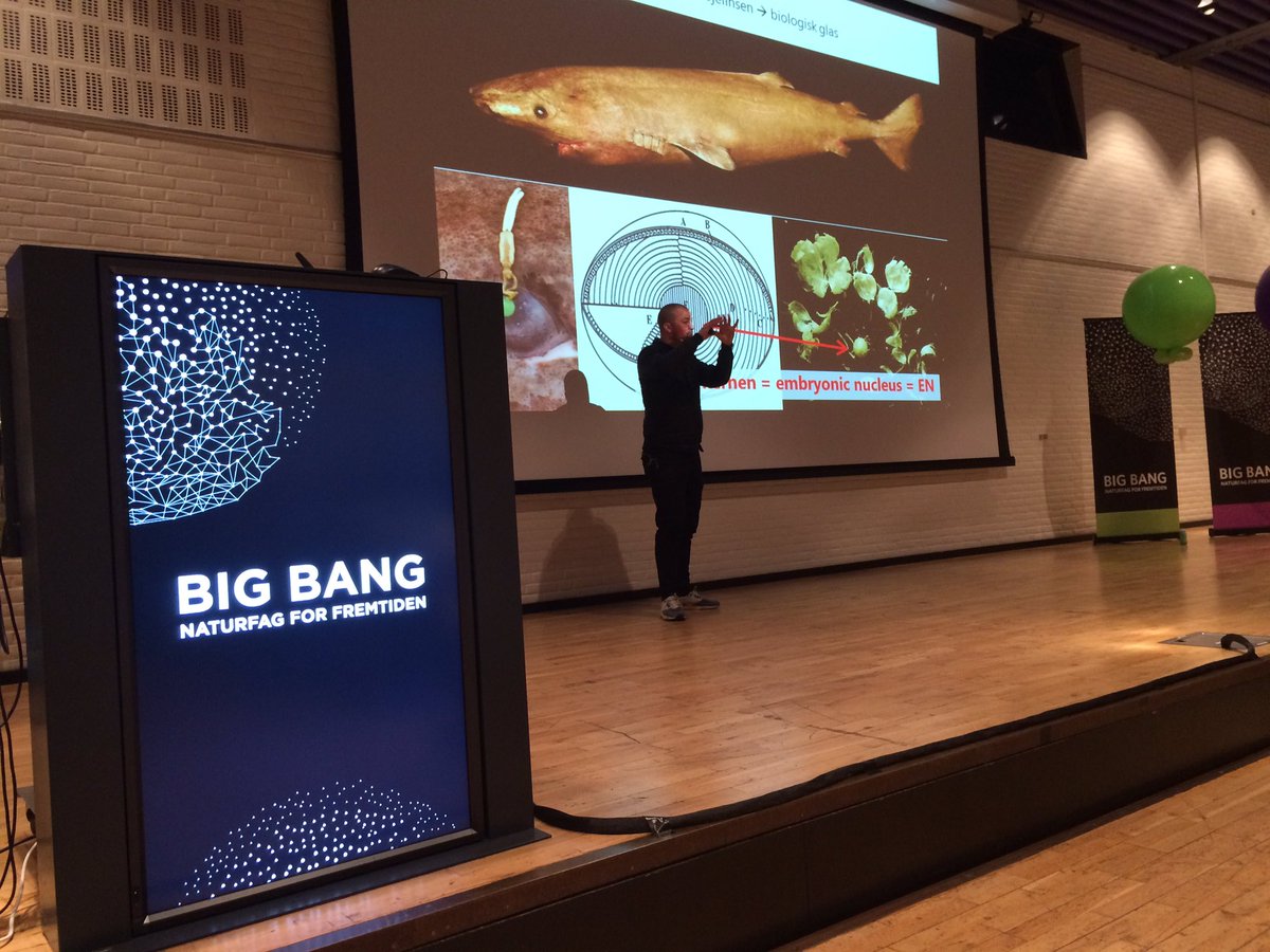 hjort_pernille's tweet photo. Spændende keynote af Julius Nielsen om Grøndlandshajens førhen uløselige mysterier #bbdk17 https://t.co/E9uIoJChB7