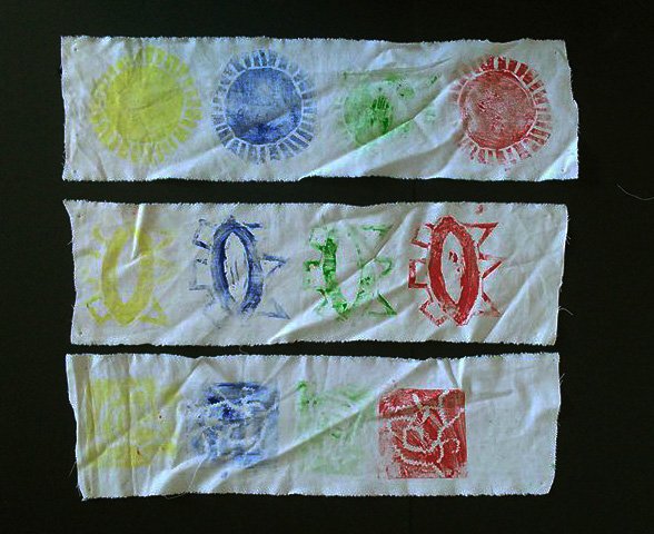 erika_designs's tweet photo. More printing from second year! Lino prints on fabric https://t.co/yHCqjdK135
