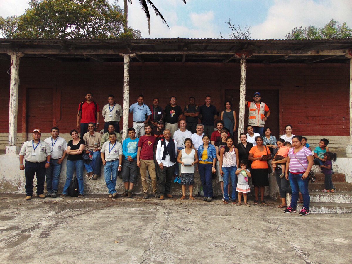 CatedraRRD's tweet photo. Miembros de @CatedraRRD participaron en los talleres de @mapaction sobre cartografía de riesgos volcánicos en Antigua, Guatemala. 🌎🌋 #hazmap https://t.co/qDWvqbR2mg
