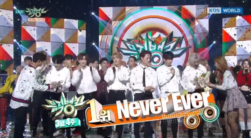 RabbitbeeB's tweet photo. ดีจายด้วยยย ถ้วยที่4แลัว #NeverEver4thWin https://t.co/BeZ6pkKcey