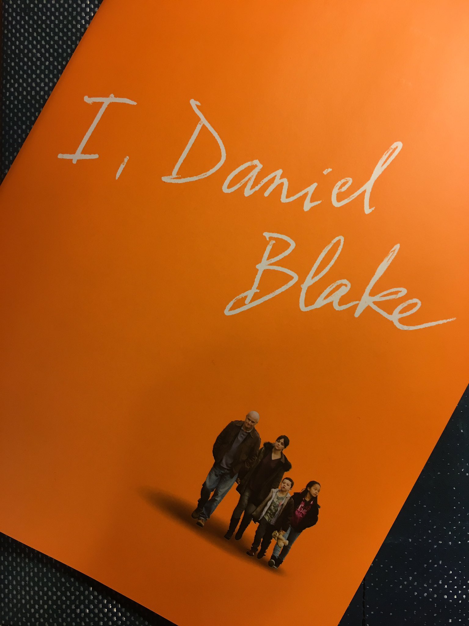 マキヒロチ ケンローチには絶対泣かされてしまうくやしい フードバンクのシーンを思い出しては今でも涙が溢れ出てくる Sweet Sixteenに匹敵するほどの名作でした