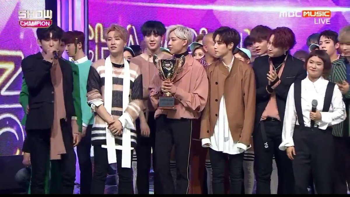 BrazilGOT7's tweet photo. 21.03.17 #NeverEver1stWin 🏆
22.03.17 #NeverEver2ndWin 🏆
23.03.17 #NeverEver3rdWin 🏆
24.03.17 #NeverEver4thWin 🏆 https://t.co/3fIOhhjGod