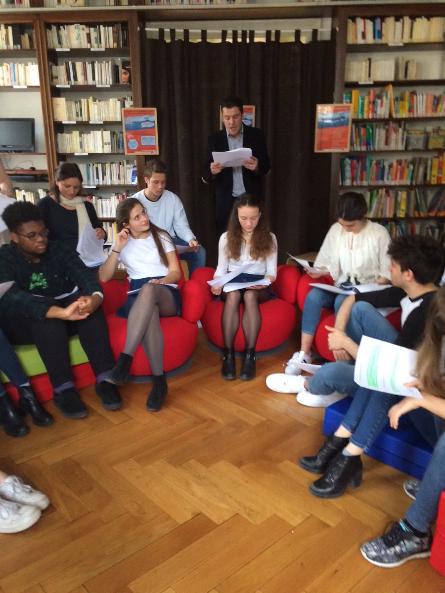 lyceeJRenoir's tweet photo. Le directeur de l'Institut français@jthorel @ifmuenchen joue Euryloque en allemand #FestivalLarinGrec https://t.co/iYZxqGngww