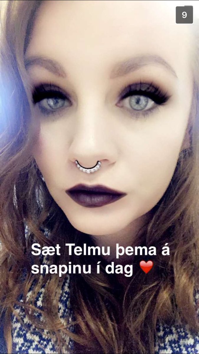 telmajoa's tweet photo. Snapchat bjó til filter/fortíðarspegil https://t.co/Wdl4mqIKes