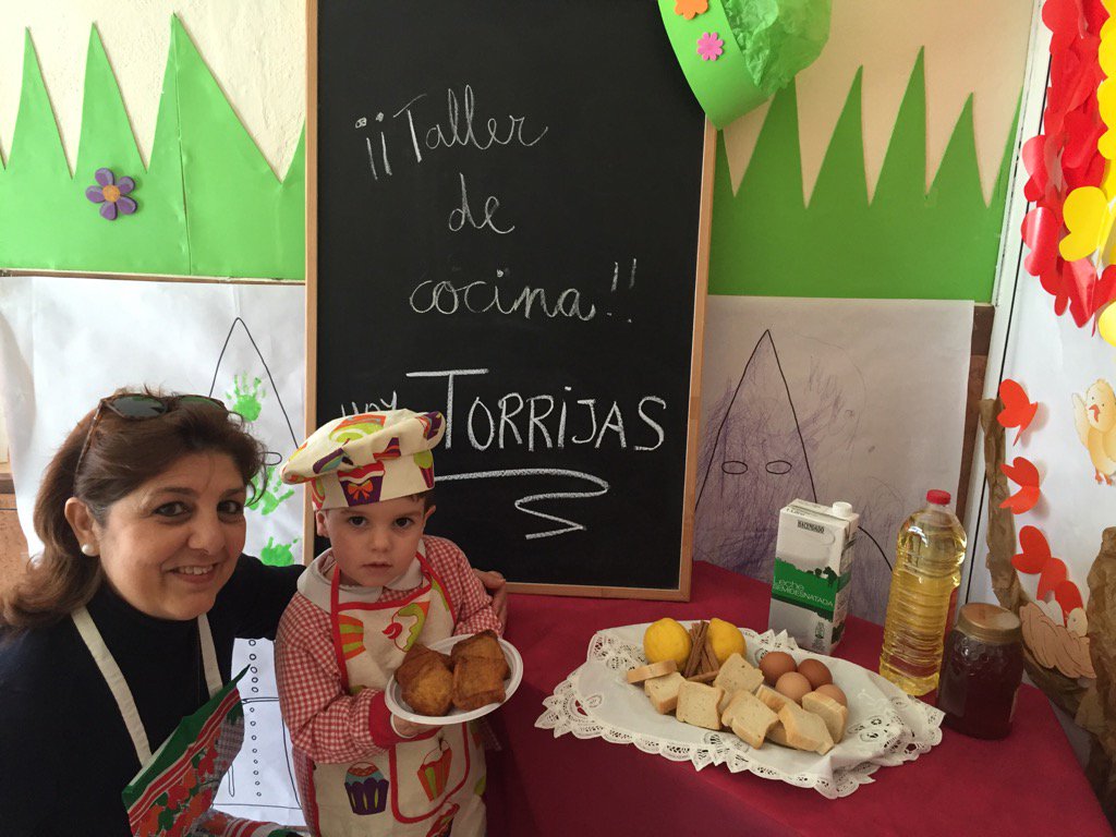 ceilasflores's tweet photo. Hoy Encarni, la abuela de Antonio, nos enseña cómo hacer torrijas. Nos la llevaremos para merendar.
Ummm que ricas 😘😘 https://t.co/wQvnpaDSfo