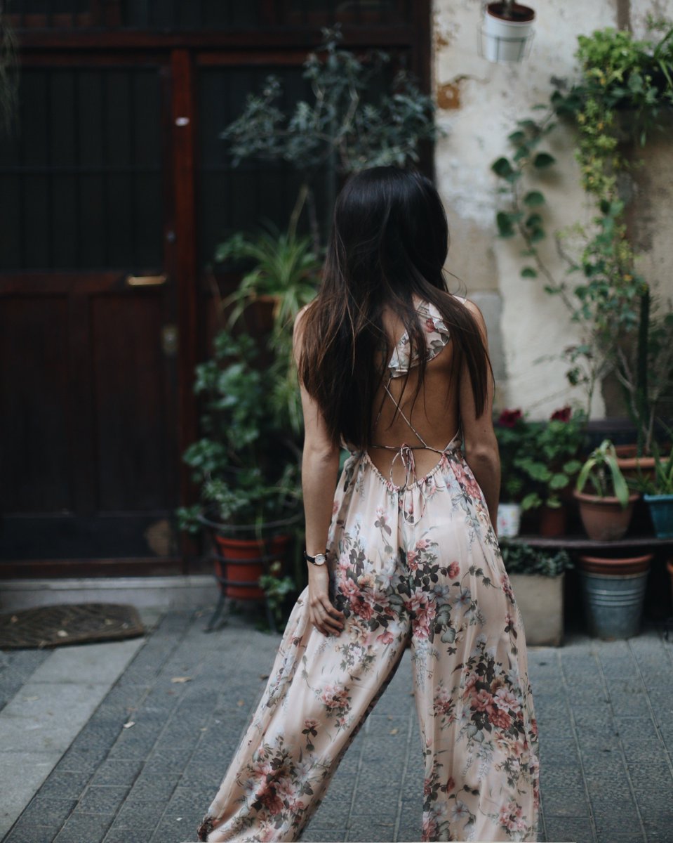 mytheresa_com's tweet photo. Not sure what to pack for your weekend getaway? Our Vacation Shop has it all-> https://t.co/2H1taDHMTL
#Ninauc #mytheresa #flytheresa https://t.co/LBejhBTAKK